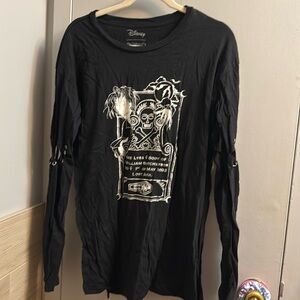 Hocus Pocus Billy Laceup Tee